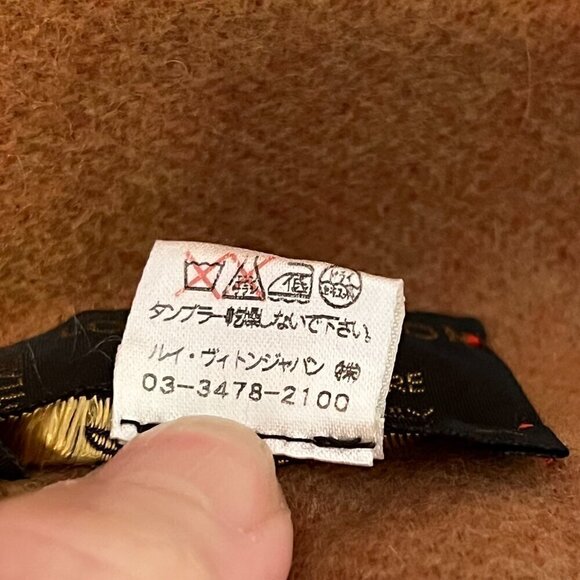 LOUIS VUITTON Oversized Logo Scarf Cashmere Camel Red Mint Condition - Picture 7 of 10